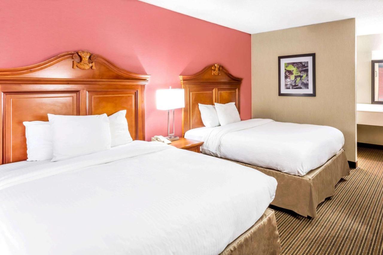 Ramada By Wyndham Salt Lake City North Temple Exterior foto