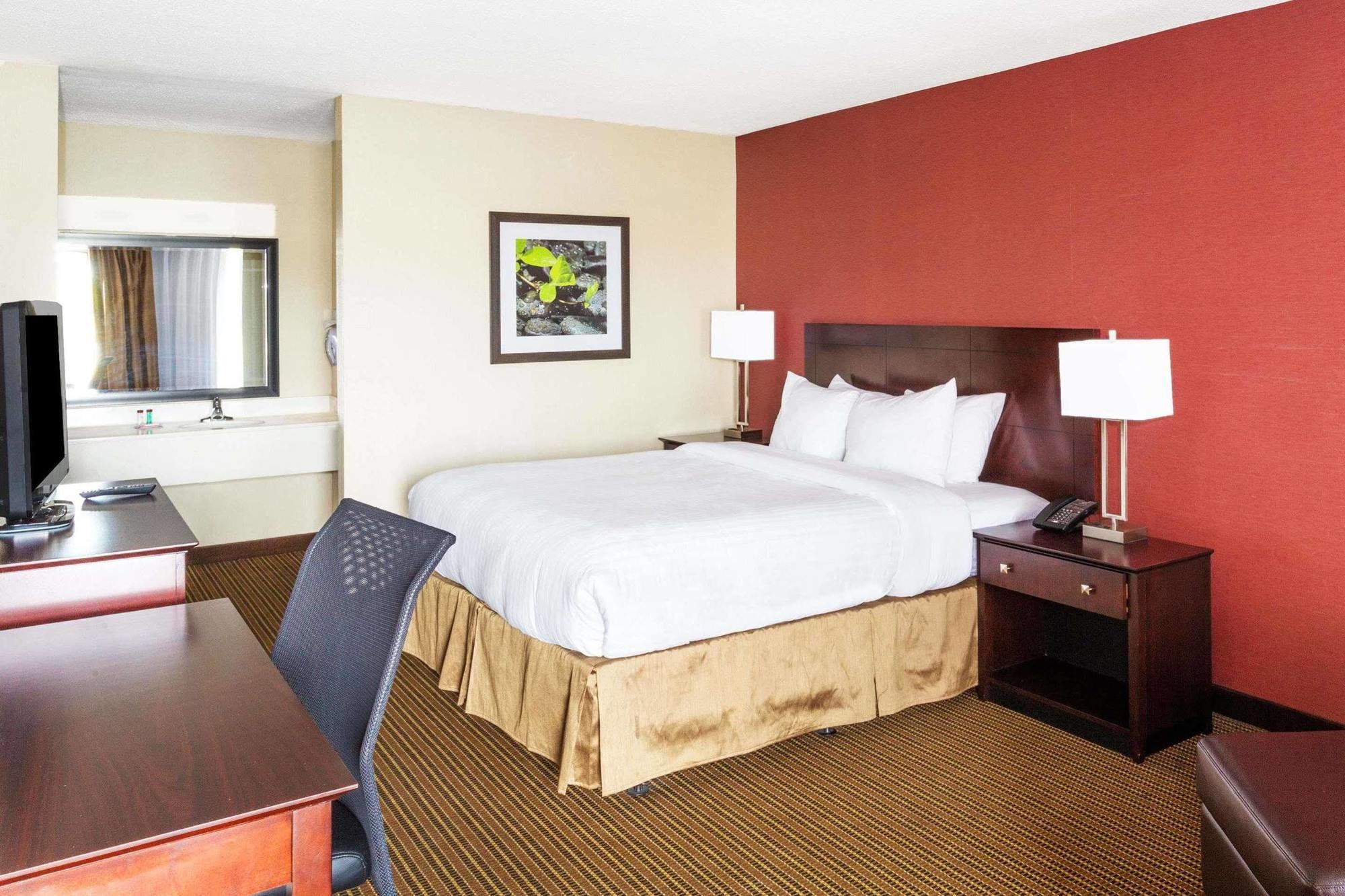 Ramada By Wyndham Salt Lake City North Temple Exterior foto