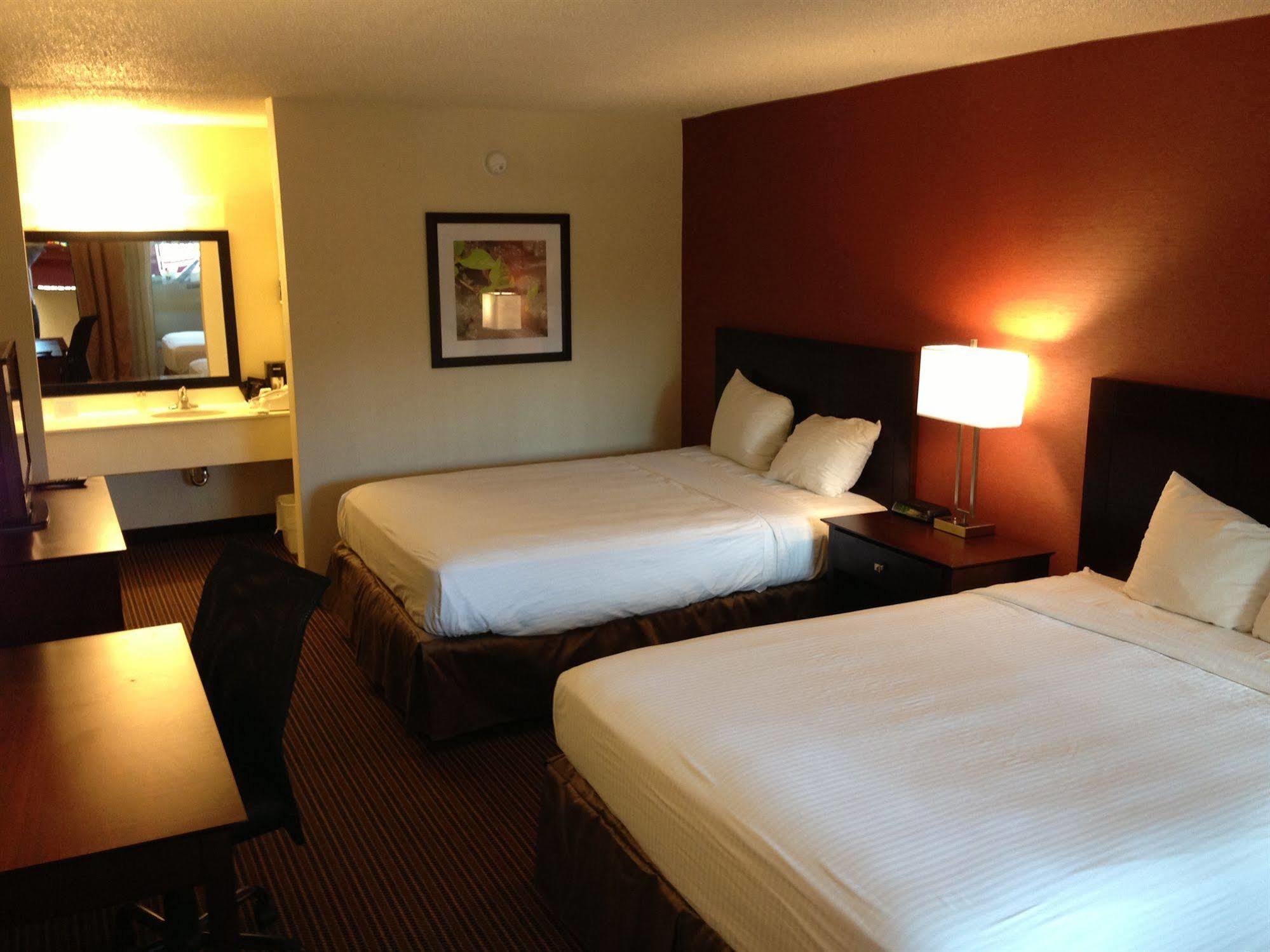 Ramada By Wyndham Salt Lake City North Temple Exterior foto