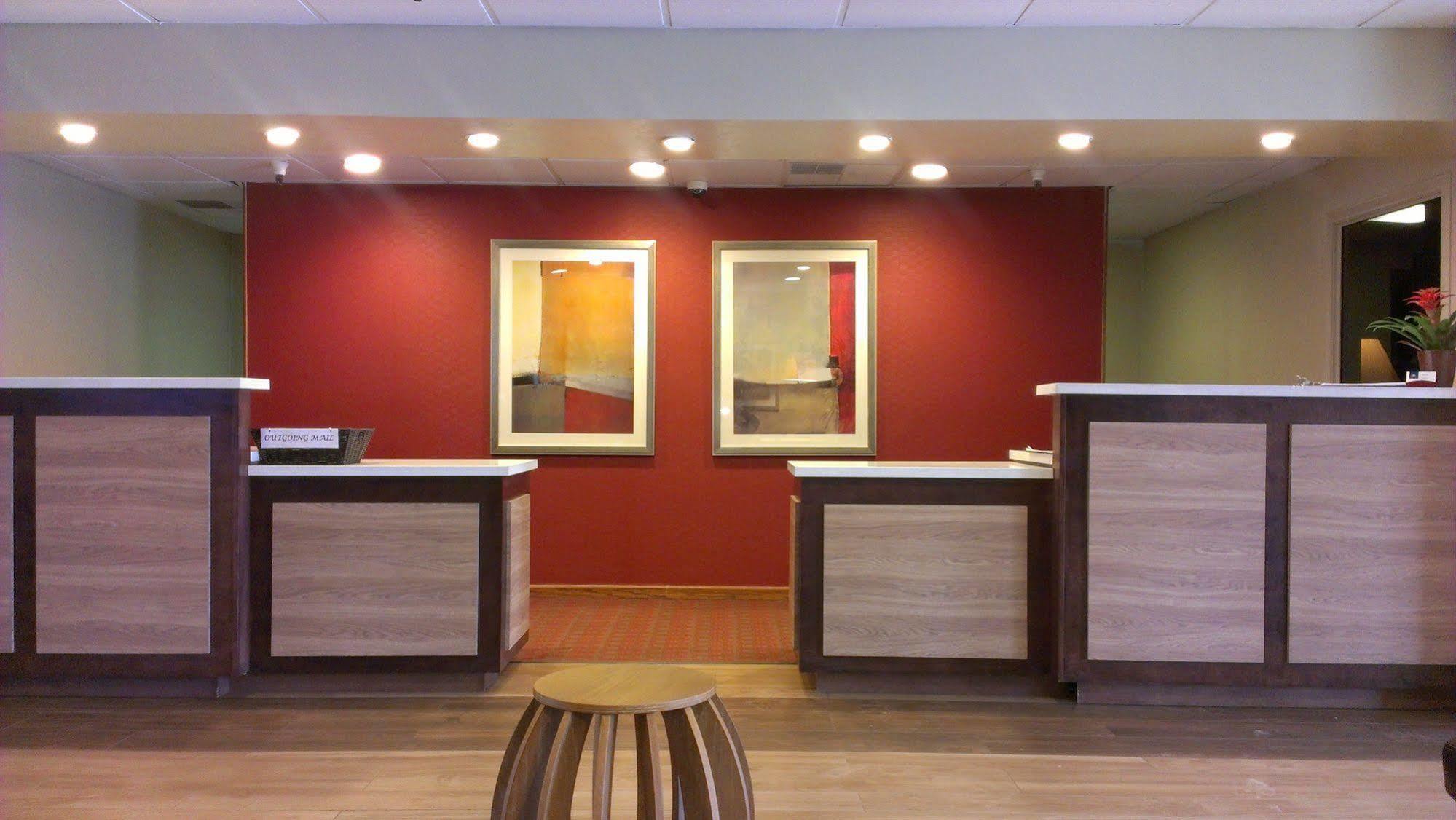 Ramada By Wyndham Salt Lake City North Temple Exterior foto