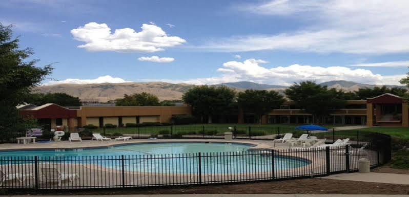 Ramada By Wyndham Salt Lake City North Temple Exterior foto